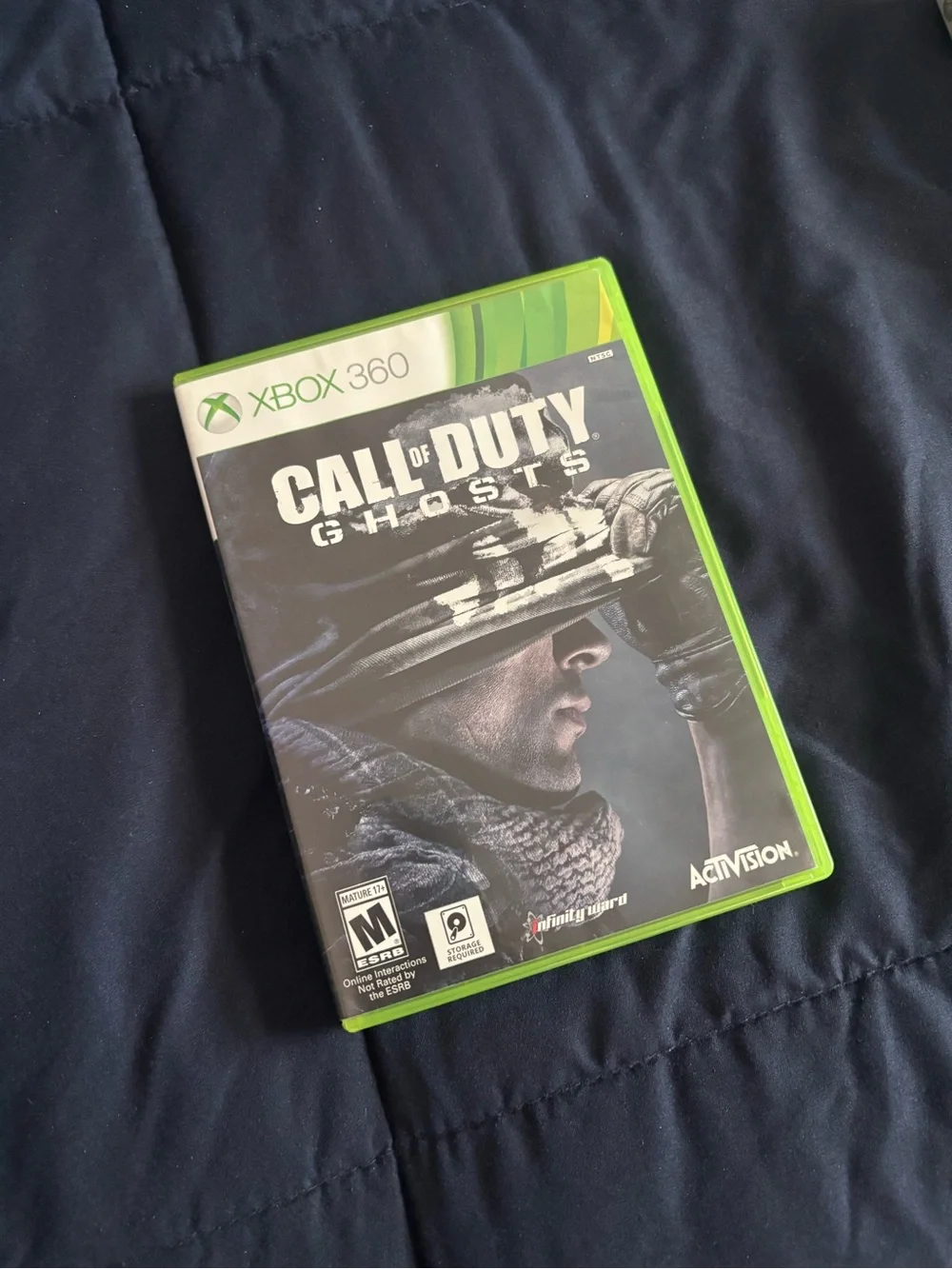 Xbox 360 “Call of Duty Ghosts” double disk, complete in box.